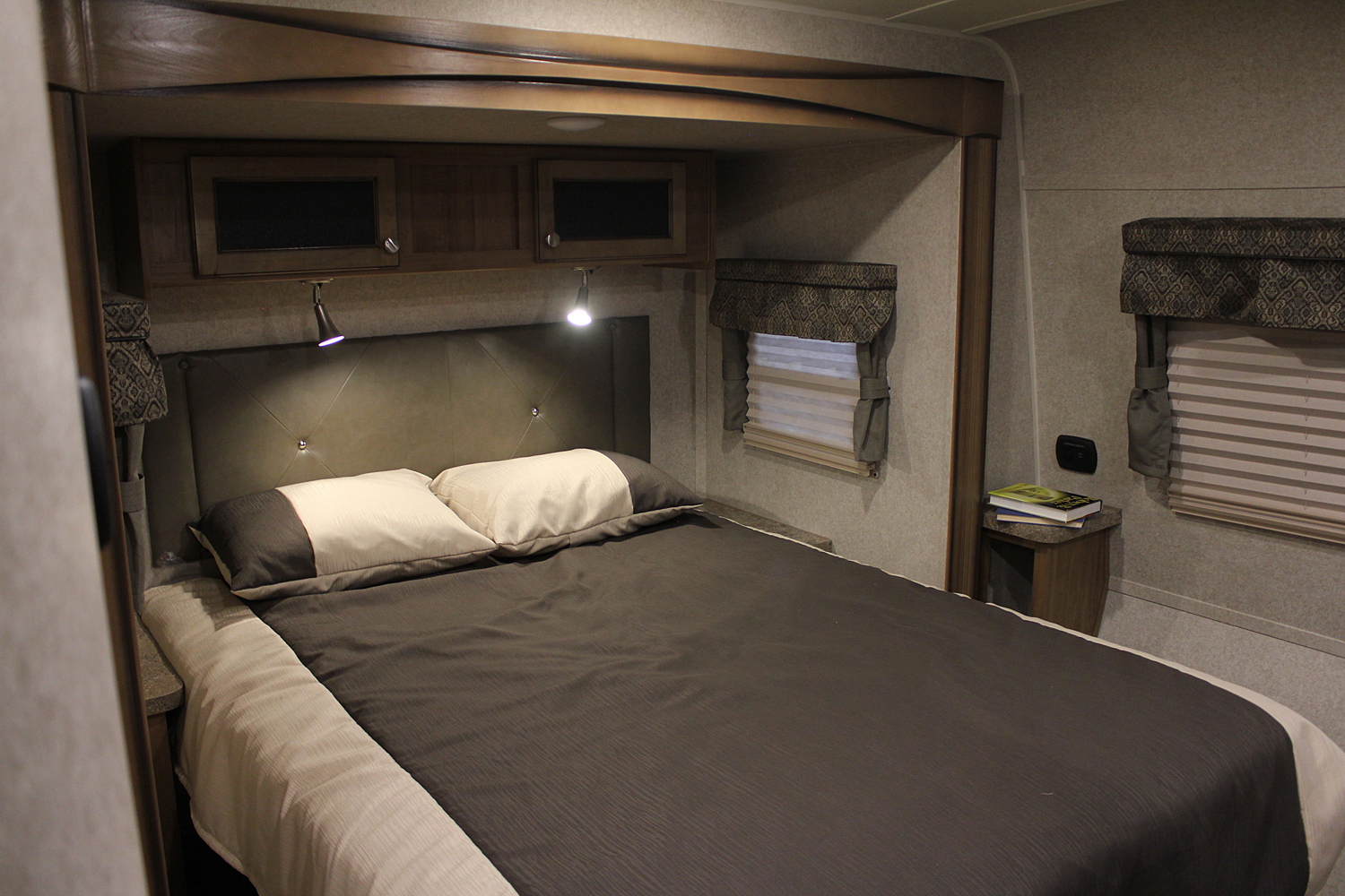 bedroom slide travel trailer