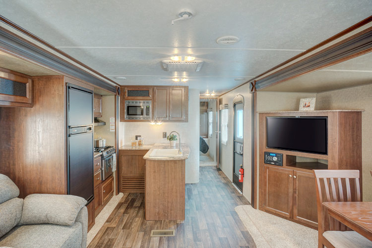 Top 5 Best Travel Trailers With Slideouts | RVingPlanet.com