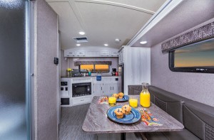travel trailer under 3000 lbs with bathroom